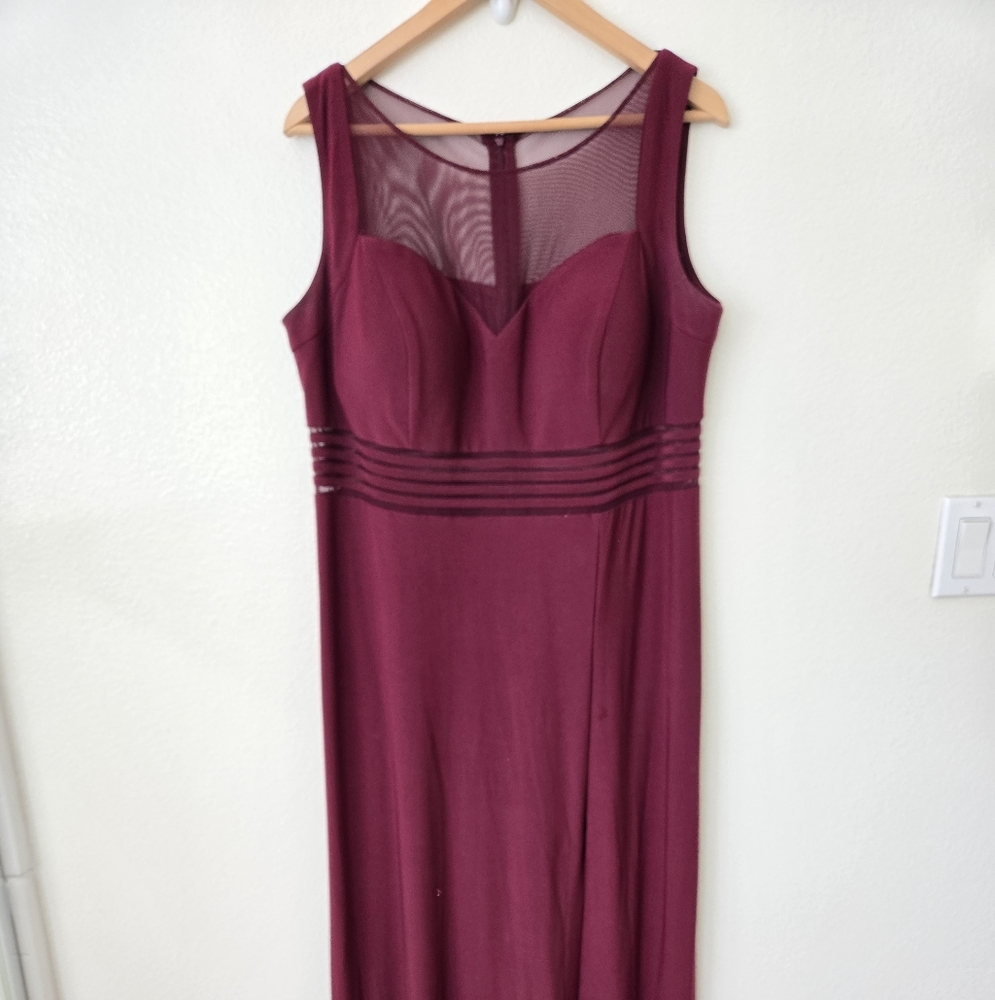 Chic Strapless Burgundy Dress